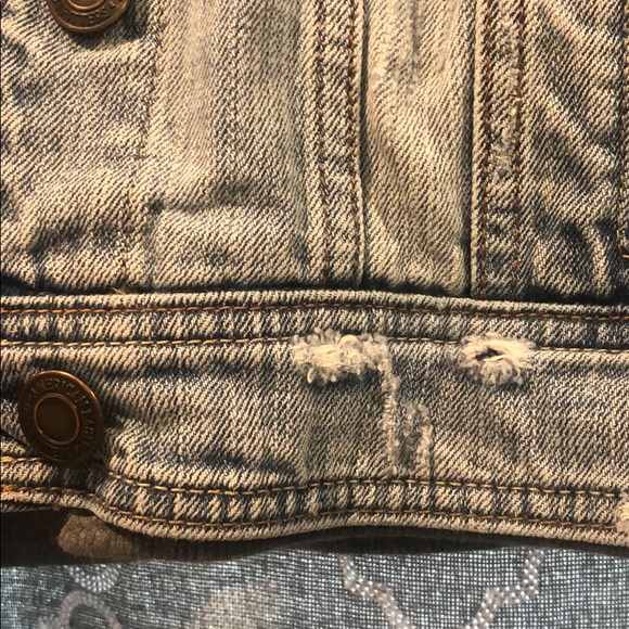 AMERICAN EAGLE DISTRESSED DENIM SWEATSHIRT JACKET - Picture 5 of 5